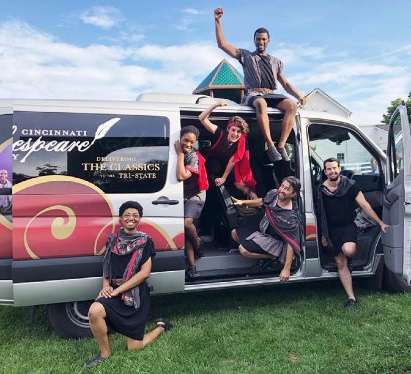 Tour Co Jc Van Pic